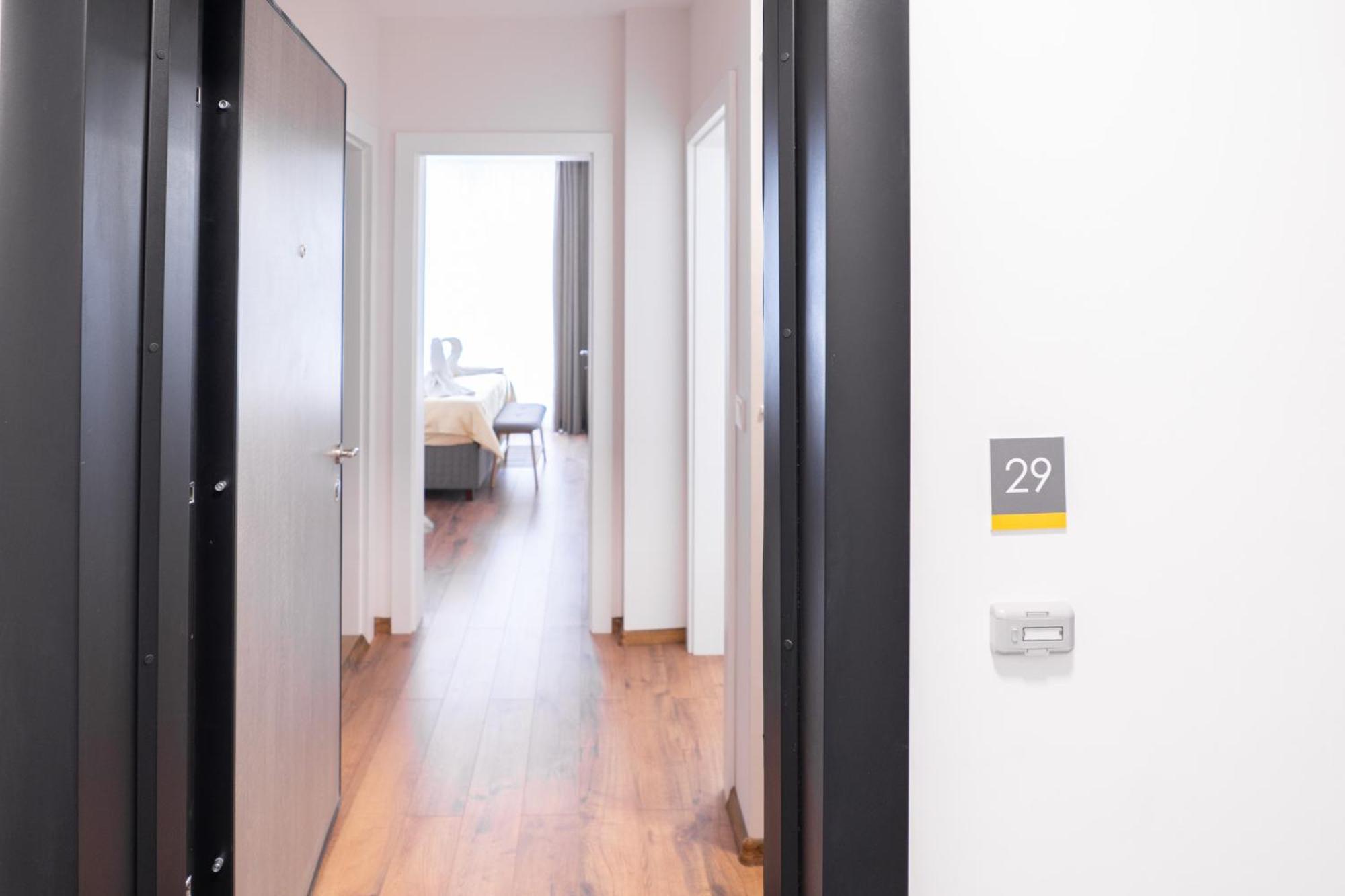 New Modern & Cozy Apartment With Free Private Parking And Ev Charging Station Varna Ngoại thất bức ảnh