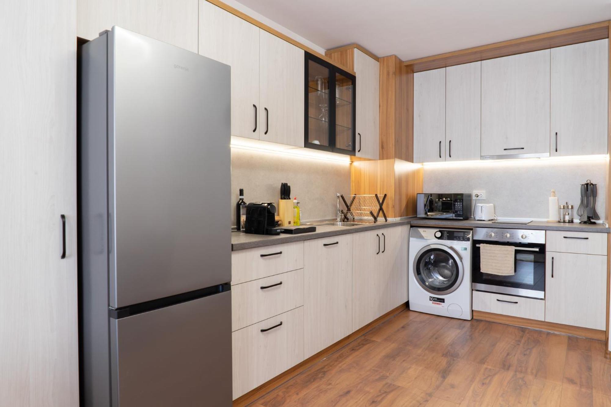 New Modern & Cozy Apartment With Free Private Parking And Ev Charging Station Varna Ngoại thất bức ảnh